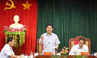 Vuong Dinh Hue en déplacement à Tuyen Quang