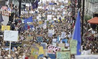 A Londres, des milliers de personnes défilent contre le Brexit