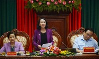 Truong Thi Mai travaille avec le comité du Parti de la ville de Hanoi