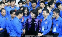 Nguyen Thi Kim Ngan rencontre 455 jeunes illustres du pays