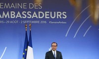 Hollande exige que le Brexit soit achevé d'ici 2019 