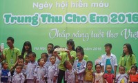 Dang Thi Ngoc Thinh à la Fête de la Lune à Danang