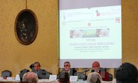 Colloque sur les réalisations du Vietnam après 30 ans de Renouveau à Turin