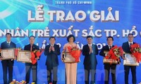 Ho Chi Minh-ville récompense ses 20 meilleurs jeunes entrepreneurs de 2016