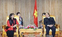 Pratibha Mehta reçue par Nguyen Xuan Phuc