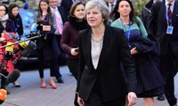 Brexit : Theresa May souhaite une sortie "aussi en douceur que possible"