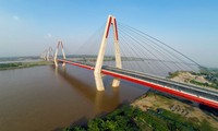 Combien de ponts enjambent le fleuve Rouge?