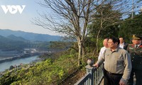 Pham Minh Chinh inspecte le projet d’élargissement de la centrale hydroélectrique de Hoa Binh