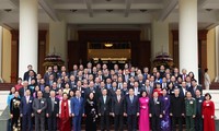 Vo Van Thuong rencontre des intellectuels, scientifiques et artistes distingués