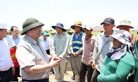 Pham Minh Chinh inspecte les travaux de lutte contre la sécheresse à Ninh Thuân