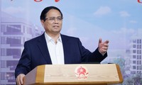 Pham Minh Chinh préside une réunion sur la promotion de la croissance