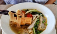 Hai Phong dish rated as world’s best red noodle soup with crab