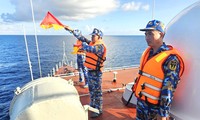 Vietnamese, Thai navy conduct joint patrol