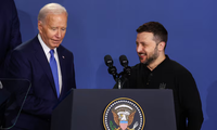 Biden speaks with Zelenskiy, announces new military aid for Ukraine 