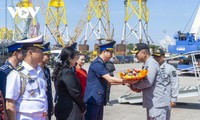  Indonesian Coast Guard ship makes first Vietnam visit 