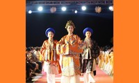 Ninh Binh’s fashion show features Vietnam’s traditional attire