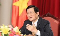 Presiden Vietnam Truong Tan Sang menerima Rajiv Bhatir, Sekretaris Negara, Ditektur Dewan Penelitian Masalah-Masalah Dunia dari India.