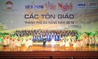 Festival kesenian semua agama di kota Da Nang 2012