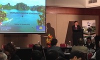 Menyosialisasikan pariwisata Vietnam di Australia.