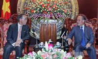 Ketua Majelis Nasional Vietnam, Nguyen Sinh Hung menerima Duta Besar Jepang, Tanizaki Yasuaki