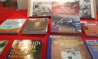 Pameran “Dien Bien Phu di udara melalui dokumen-dokumen dalam dan luar negeri”