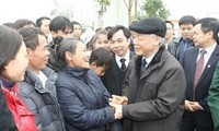 Sekjen Nguyen Phu Trong mengunjungi dan menyampaikan ucapan selamat Tahun Baru di kabupaten Thach That, kota Hanoi