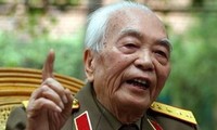 Perdana Menteri Aljajair memuji bakat Jenderal Vo Nguyen Giap