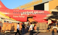 Barang pertolongan pertama dari VietJetAir tiba di Filipina