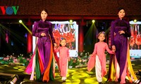 Kecantikan kaum wanita Vietnam melalui “Baju Ao Dai kita”