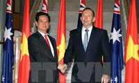 Media komunikasi Australia serempak meliput berita tentang kunjungan PM Nguyen Tan Dung