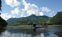 Forum “Mekong mengusahakan langkah mengembangkan pariwisata secara berkesinambungan”.