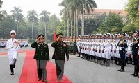 Memperkuat kerjasama antara tentara Vietnam dan Laos