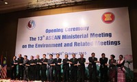 PM Nguyen Tan Dung menegaskan Vietnam proaktif melaksanakan visi Komunitas ASEAN 2015