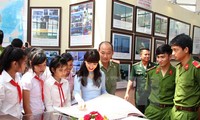 Pameran peta dan dokumen dengan tema “Hoang Sa-Truong Sa wilayah Vietnam-Bukti-bukti sejarah dan hukum"