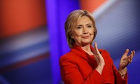  Mantan Menlu Hillary Clinton kembali ke kampanye pemilu