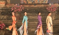 Festival Ao Dai Hanoi, menyampaikan pesan budaya