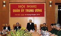 Sekjen Nguyen Phu Trong menghadiri dan membacakan pidato di depan Konferensi Komisi Militer KS PKV