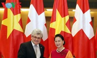 Vietnam dan Swiss bekerjasama meningkatkan kemampuan dan berbagi pengalaman di bidang aktivitas legislatif