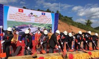 Lima puluh lima tahun hubungan Vietnam-Laos: Vietnam menghadiahkan sekolahan di Laos Utara