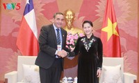 Ketua MN Nguyen Thi Kim Ngan menerima Ketua Majelis Rendah Cile, Fidel Espinoza Sandoval