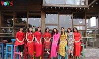 Memuliakan kecantikan kaum wanita Vietnam melalui Ao Dai terapan