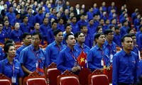 Merekomendasikan revisi Undang-Undang tentang Kepemudaan menurut arah undang-undang kerangka sekaligus undang-undang kongkrit