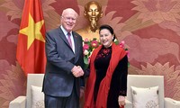 Ketua MN Nguyen Thi Kim Ngan menerima delegasi Senat AS