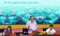 Deputi PM Vuong Dinh Hue: Meningkatkan hasil-guna pengelolaan dan penggunaan lahan di berbagai perusahaan pertanian dan kehutanan