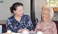 Ketua MN Nguyen Thi Kim Ngan mengunjungi dan melakukan rapat kerja di Provinsi Ba Ria-Vung Tau