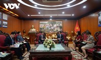 Membawa ỉnformasi tentang negeri dan manusia RDRK kepada massa rakyat Viet Nam