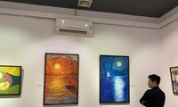 Pameran “Multi-Warna” - Permainan dengan Warna