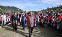 PM Pham Minh Chinh Hadiri Festival Persatuan Seluruh Bangsa di Kecamatan Sa De Phin, Kabupaten Sin Ho, Provinsi Lai Chau