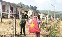 Panji Partai di  Kaki Gunung Ka Day 