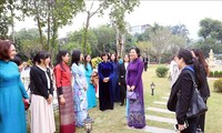 Istri Sekjen KS PKV Lakukan Pertemuan dengan Kelompok Perempuan Komunitas ASEAN di Kota Hanoi pada Awal Tahun Baru